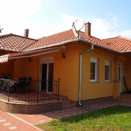 Balatonmariafurdo, Somogy 1 بيت للعطل *